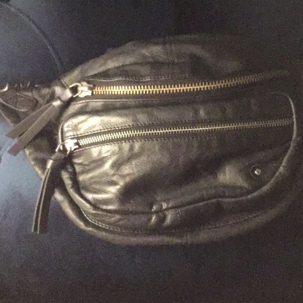 Belt bag body cross